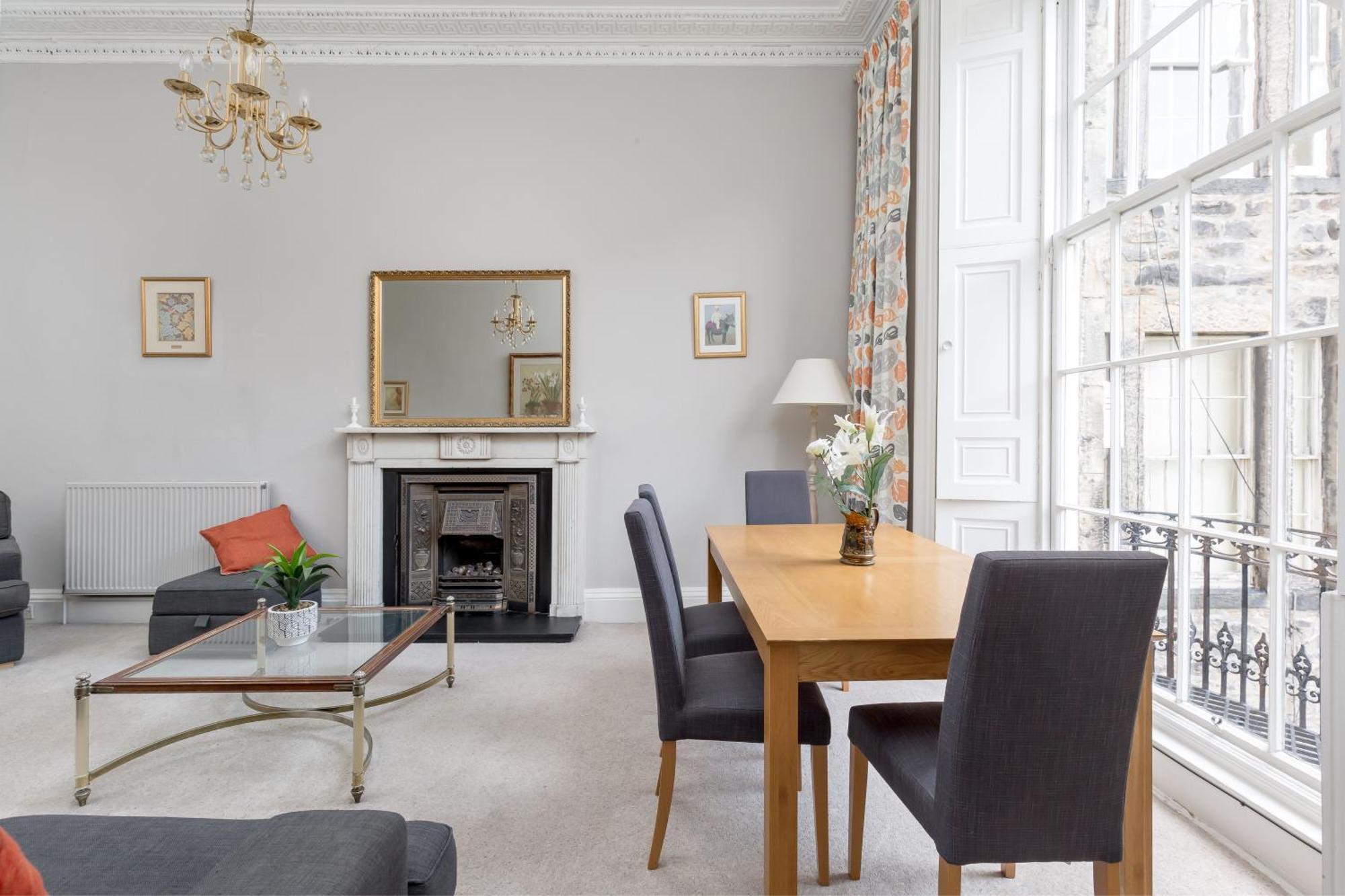Light And Spacious 2 Bedroom Flat In Heart Of Edimburgo Exterior foto
