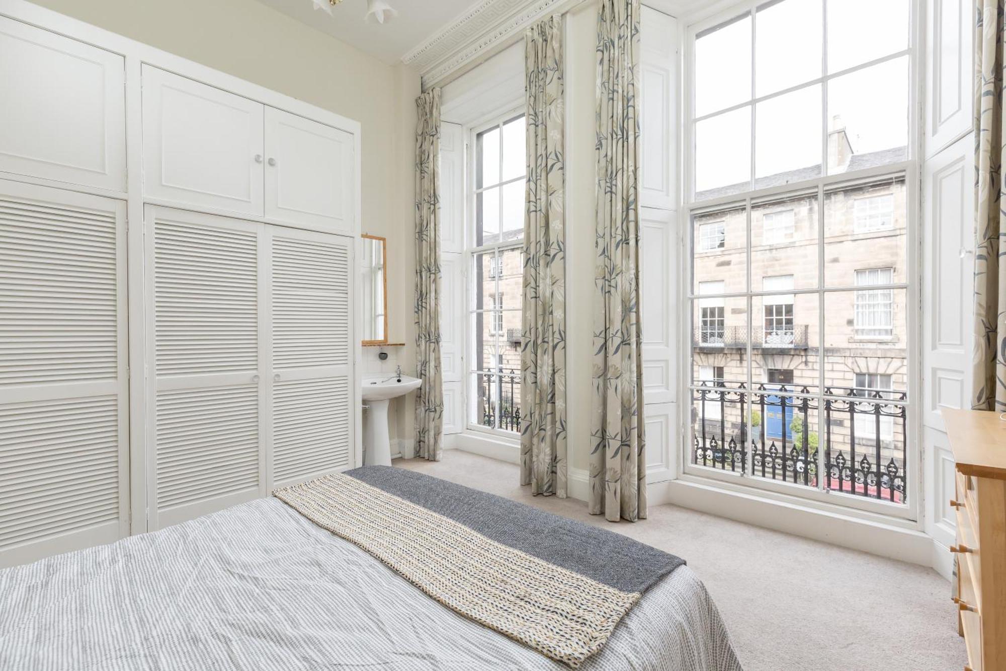 Light And Spacious 2 Bedroom Flat In Heart Of Edimburgo Exterior foto