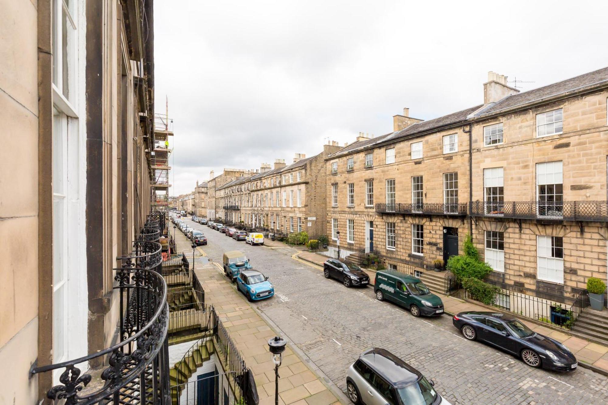Light And Spacious 2 Bedroom Flat In Heart Of Edimburgo Exterior foto