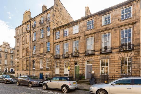 Light And Spacious 2 Bedroom Flat In Heart Of Edimburgo Exterior foto