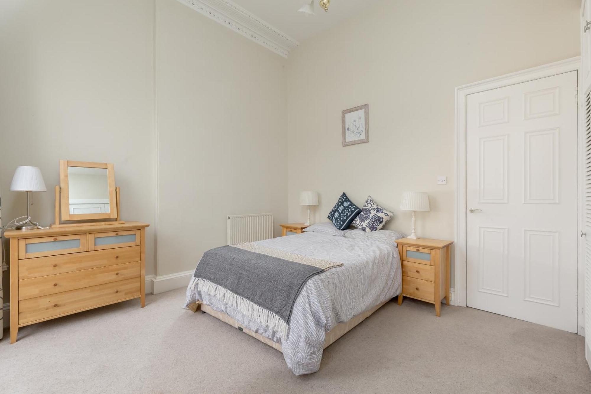 Light And Spacious 2 Bedroom Flat In Heart Of Edimburgo Exterior foto