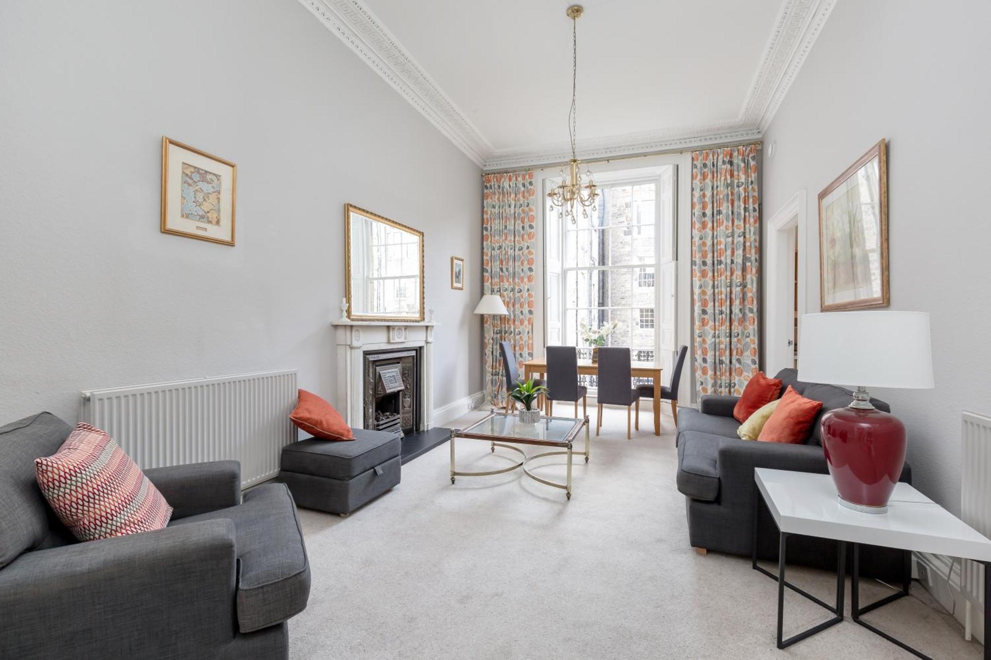 Light And Spacious 2 Bedroom Flat In Heart Of Edimburgo Exterior foto